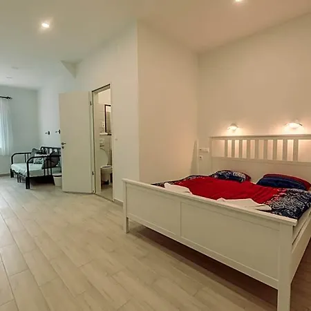 Apart-hotel Pater And 4*